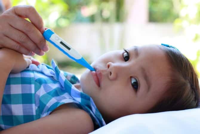 8 sai lầm điển hình cha mẹ thường mắc phải khi cho con uống thuốc ảnh hưởng nghiêm trọng đến sức khỏe của trẻ